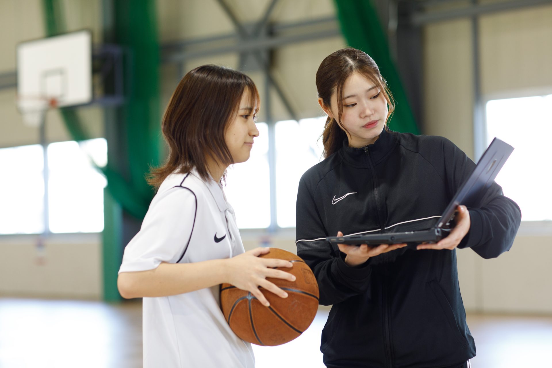 スポーツアナリストとは？年収や仕事内容について紹介 - お知らせ｜北海道ハイテクノロジー専門学校